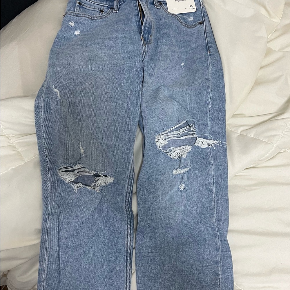 Abercrombie and fitch the mom high rise jean - Picture 3 of 5